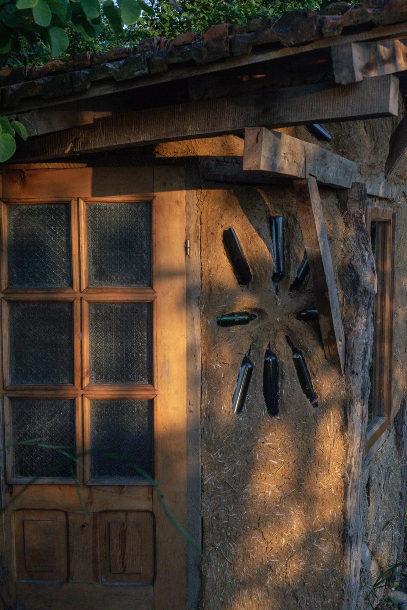 Pellumbas The House In The Village מראה חיצוני תמונה